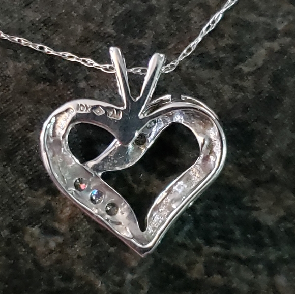 10k Diamond Crossover Heart Pendant Necklace - Picture 4 of 8